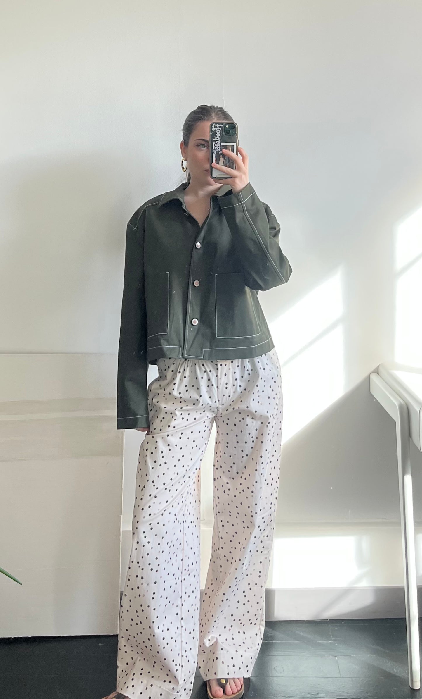 Veste kaki slow fashion femme – détail surpiqûres beige et doublure rayée – Rouge Garance