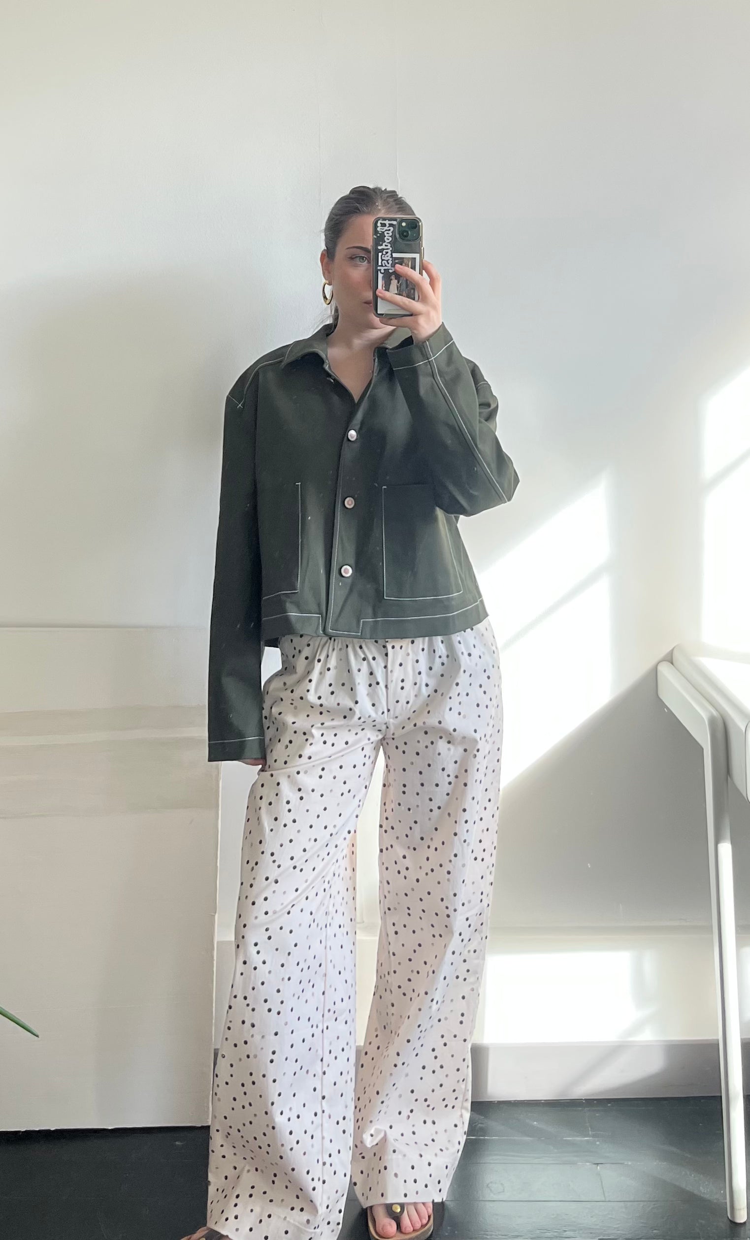 Veste kaki slow fashion femme – détail surpiqûres beige et doublure rayée – Rouge Garance