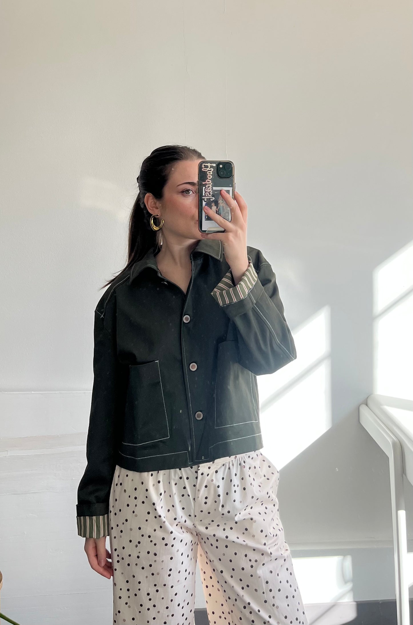 Veste femme kaki en coton coupe droite – mode éthique fabriquée en Europe – Rouge Garance