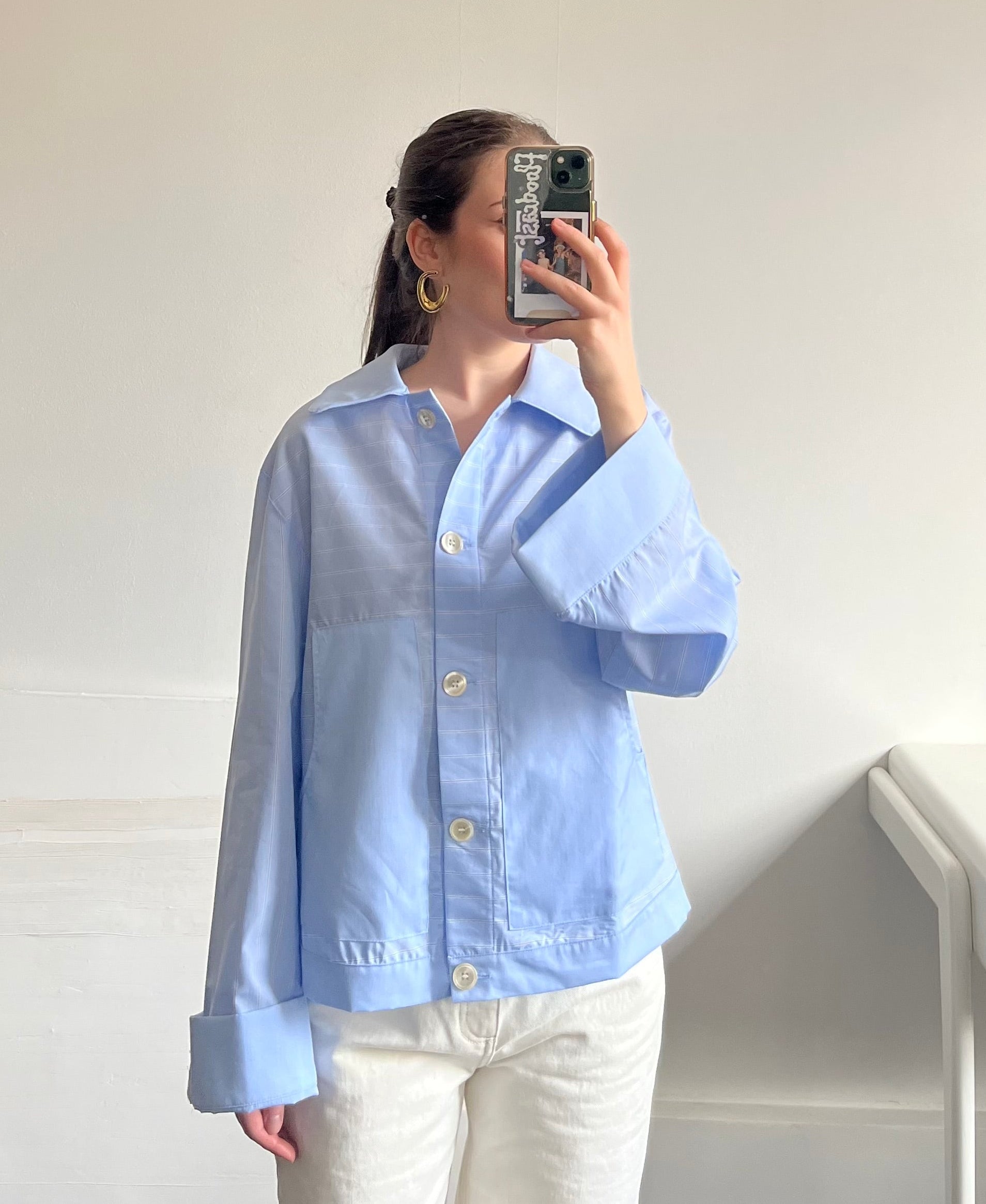Chemise slow fashion femme coupe ample – détail poches plaquées coutures apparentes – Rouge Garance