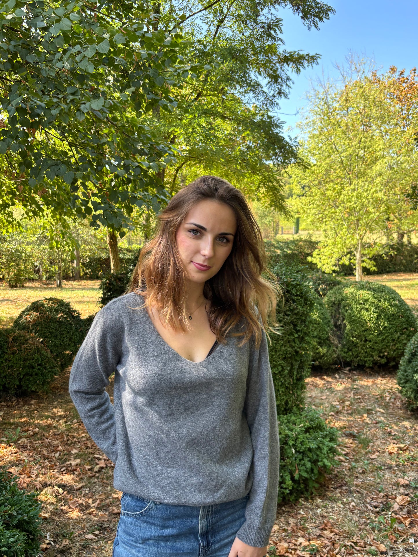 Pull col V gris – 100% laine – Fabriqué en Italie