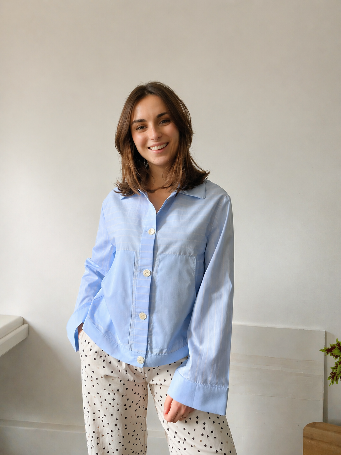 Chemise femme rayée bleue – 100% coton BCI, fabriquée en Roumanie