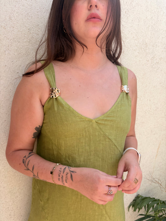 Robe longue en lin avec bijoux aux bretelles